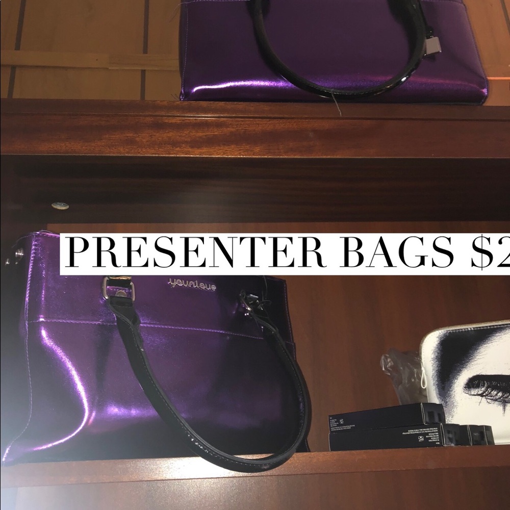 Younique presenter bags